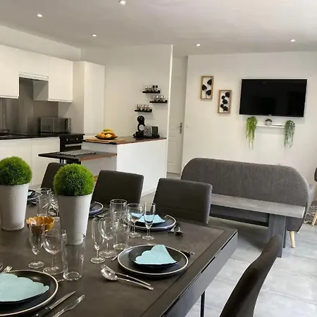 Apartmán En Avec Piscine Et Tennis