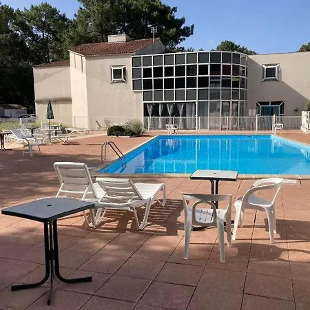 En Avec Piscine Et Tennis *