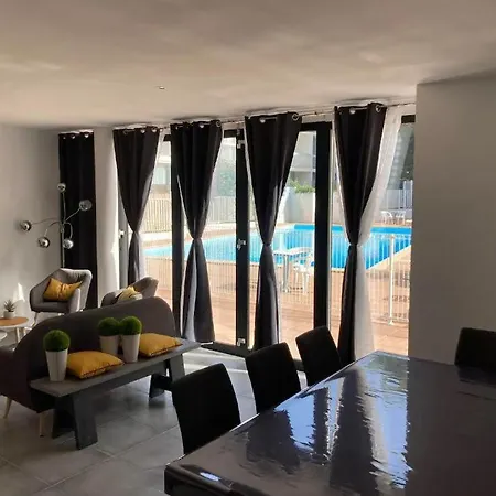 아파트 En Avec Piscine Et Tennis